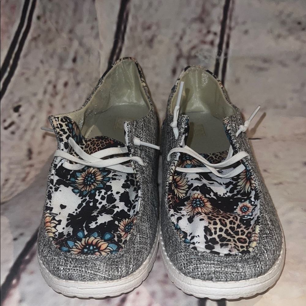 Casual Floral-Print Women’s Canvas Slip-On Sneakers - White/Gray